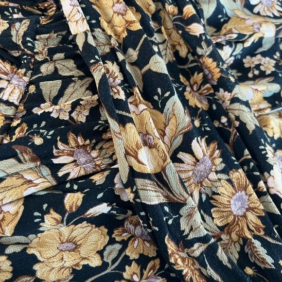 American Eagle - Black/Yellow Floral Dress - Size Large - Picture 4 of 4